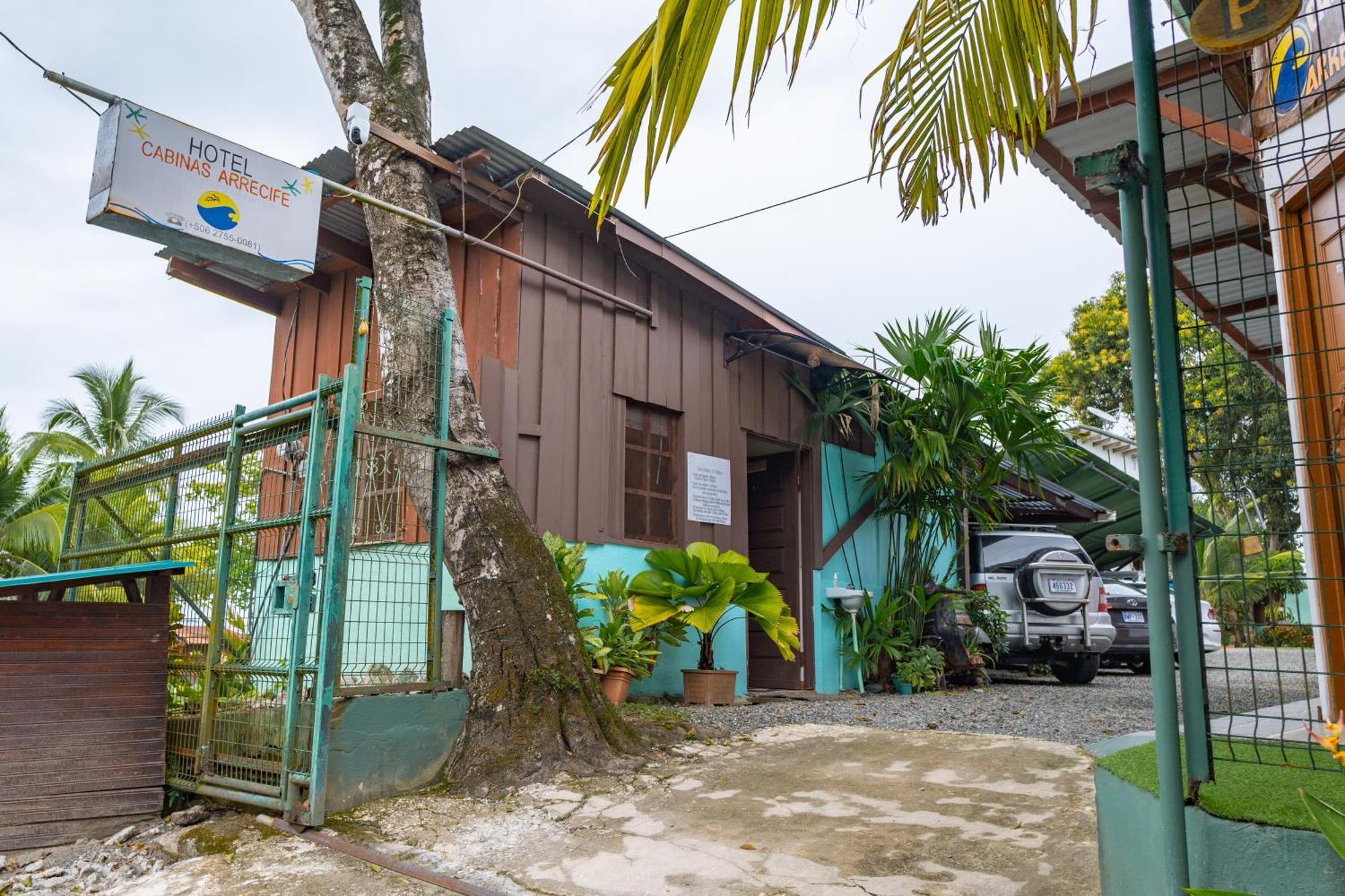 Cabinas Arrecife Cahuita Eksteriør billede