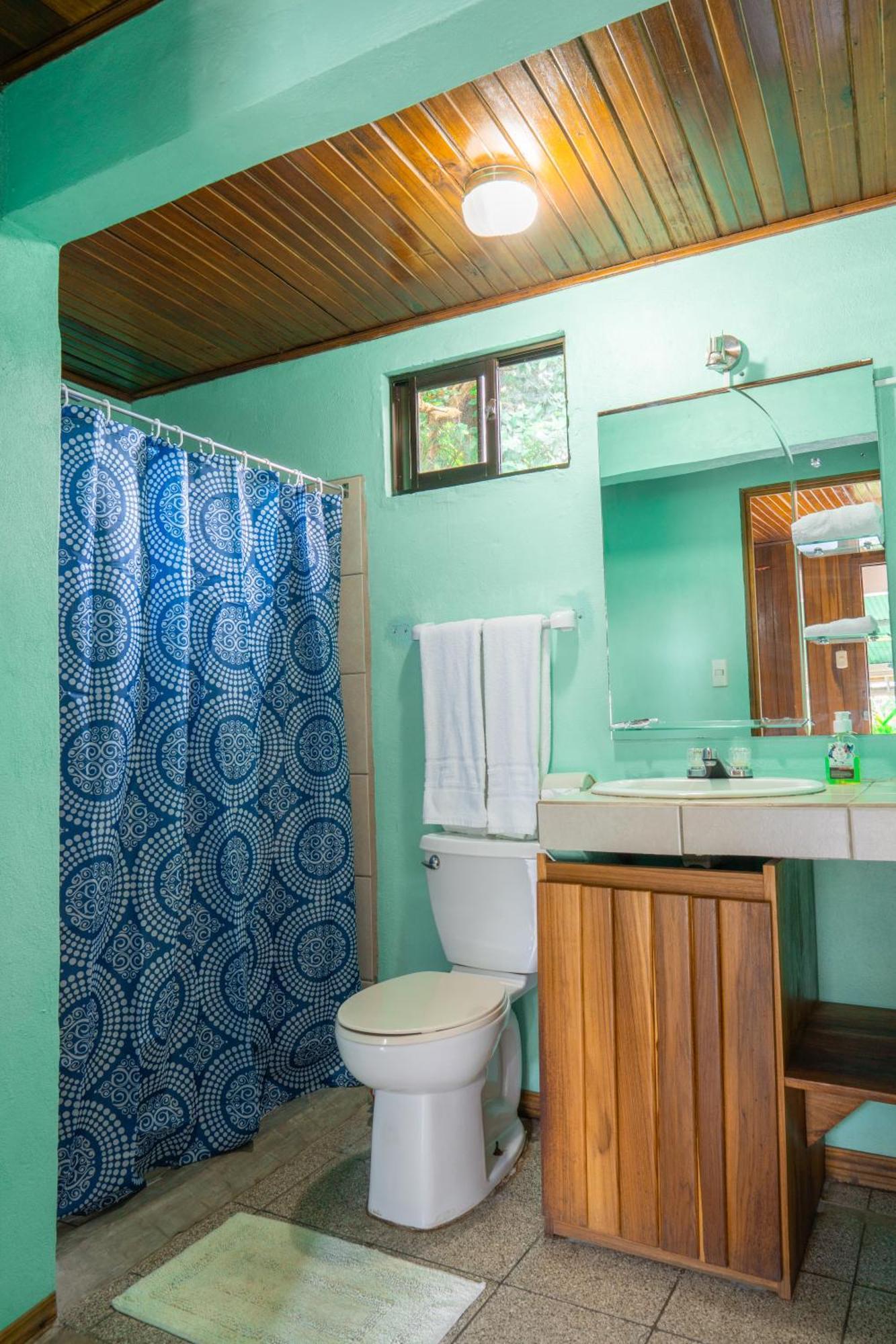 Cabinas Arrecife Cahuita Eksteriør billede