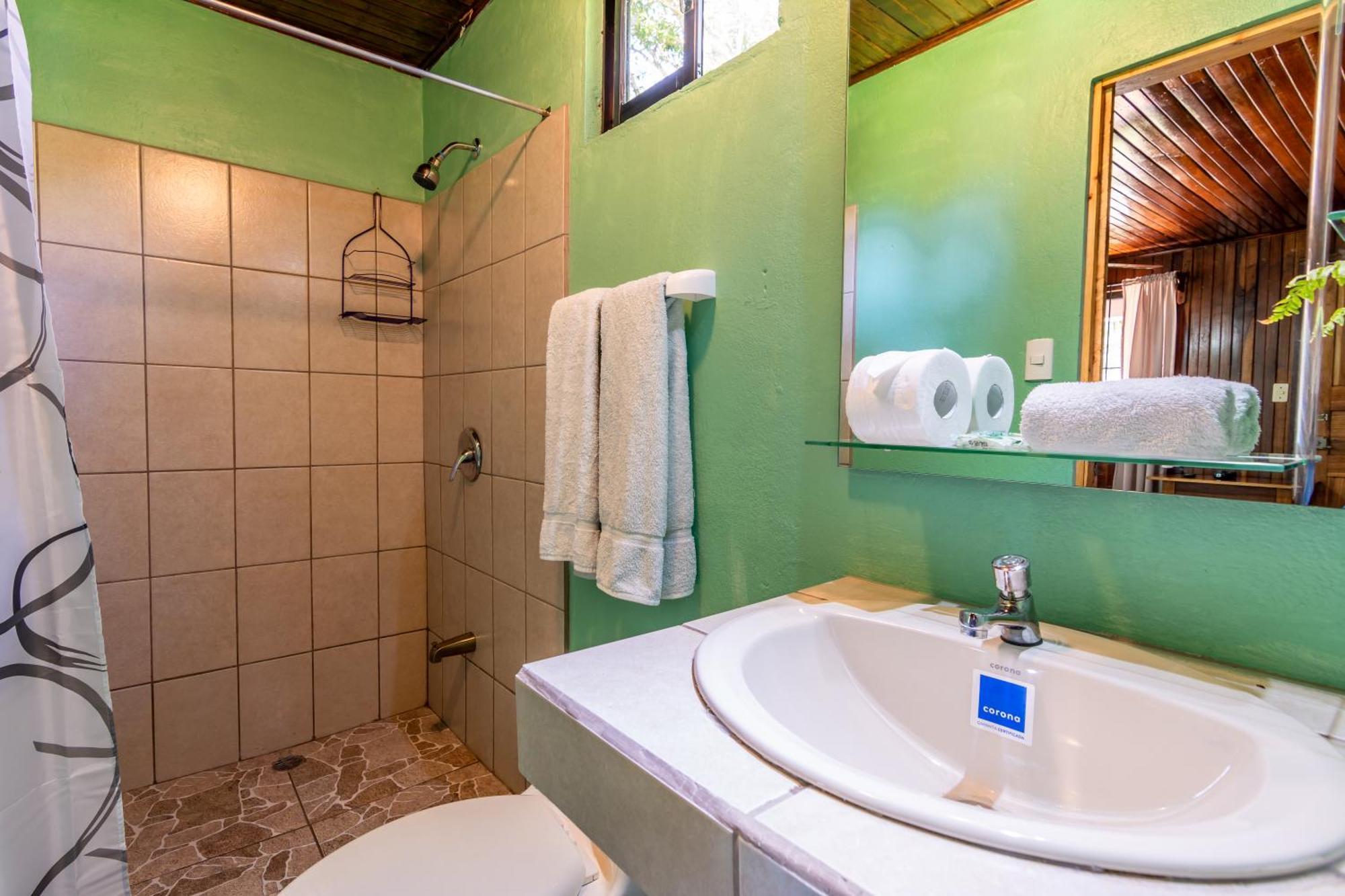 Cabinas Arrecife Cahuita Eksteriør billede