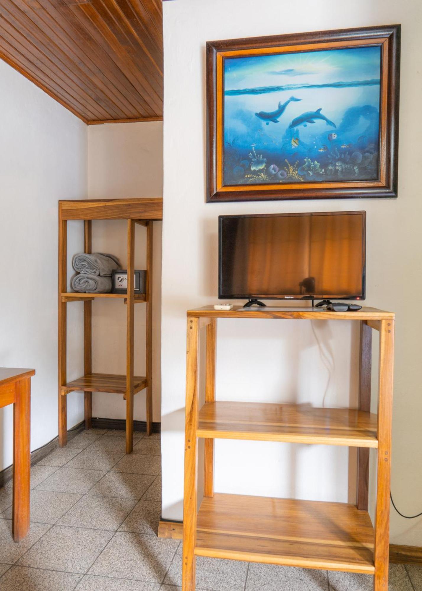 Cabinas Arrecife Cahuita Eksteriør billede