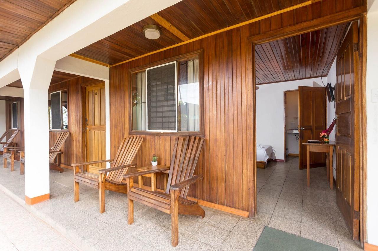 Cabinas Arrecife Cahuita Eksteriør billede