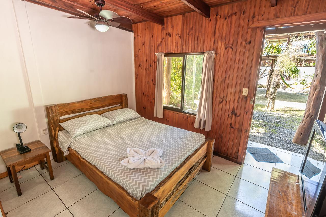 Cabinas Arrecife Cahuita Eksteriør billede