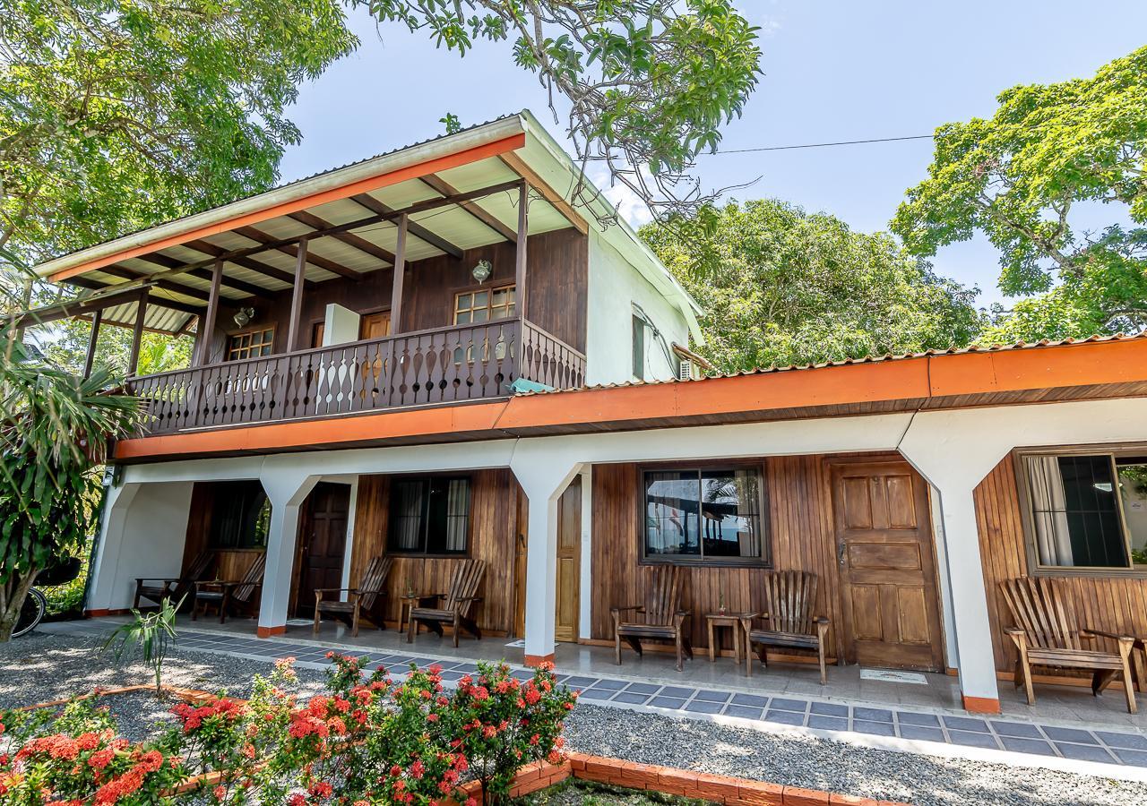 Cabinas Arrecife Cahuita Eksteriør billede