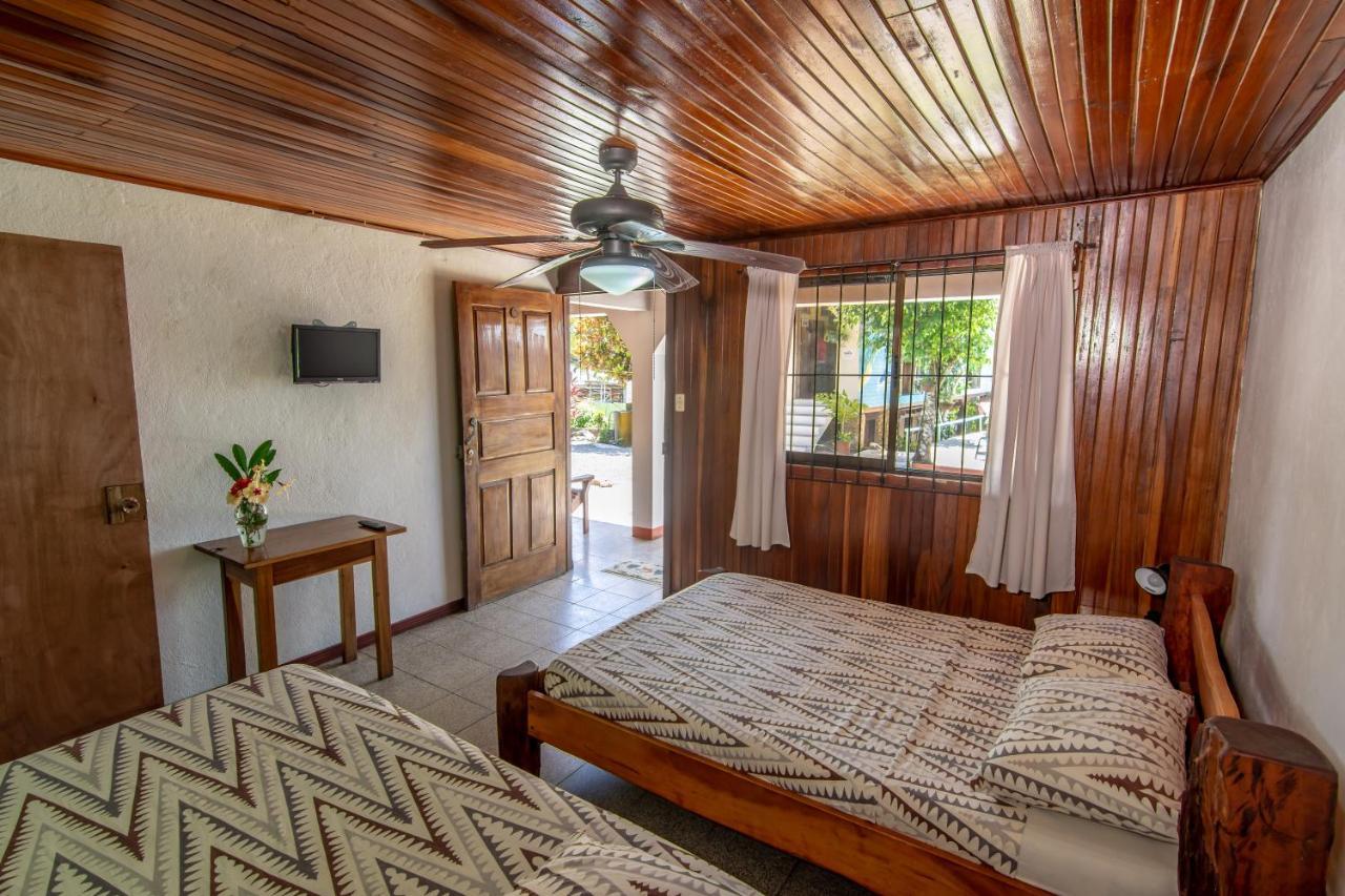 Cabinas Arrecife Cahuita Eksteriør billede